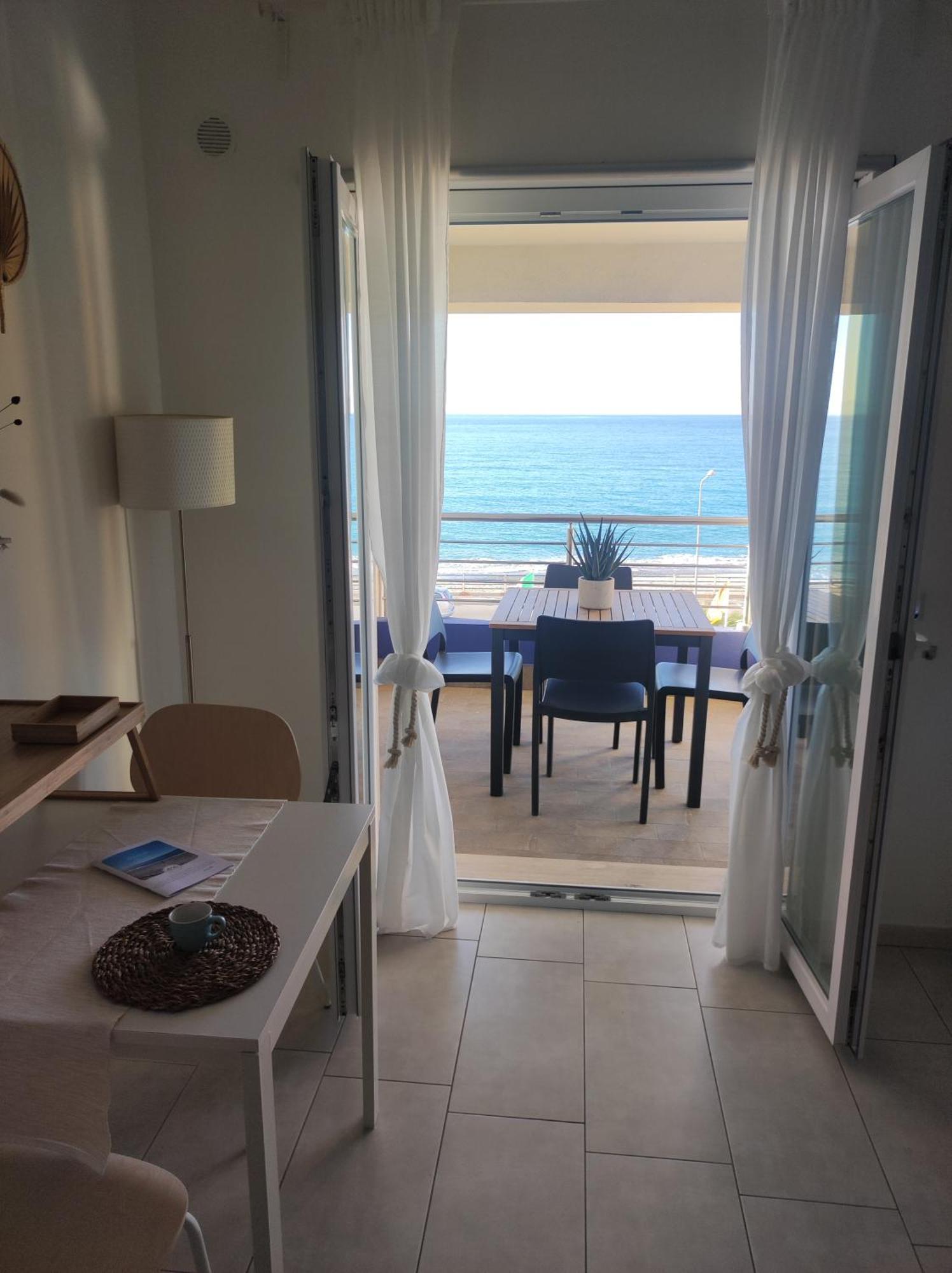 Appartamenti Vacanze Villa Meo 维拉弗兰卡·蒂雷纳 客房 照片